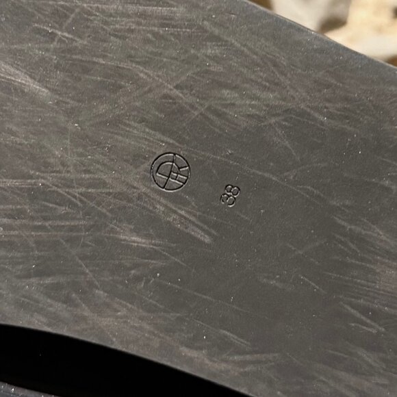 The Row Black Leather Sabot Slip-on Mules - Picture 7 of 10